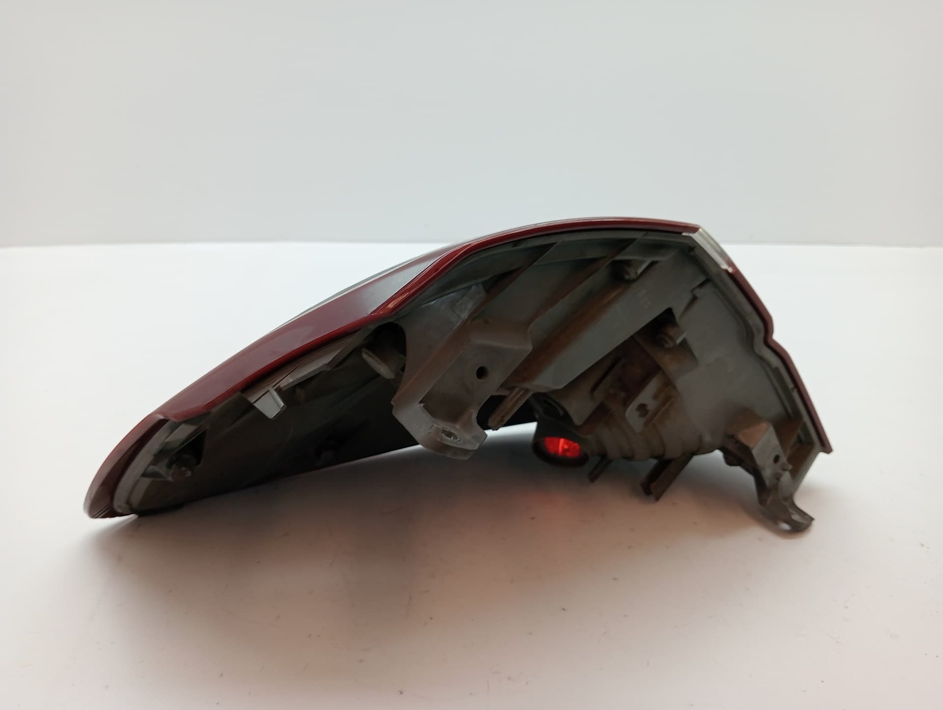 Piloto trasero derecho SUBARU LEGACY FAMILIAR/OUTBACK B13 (BP)
