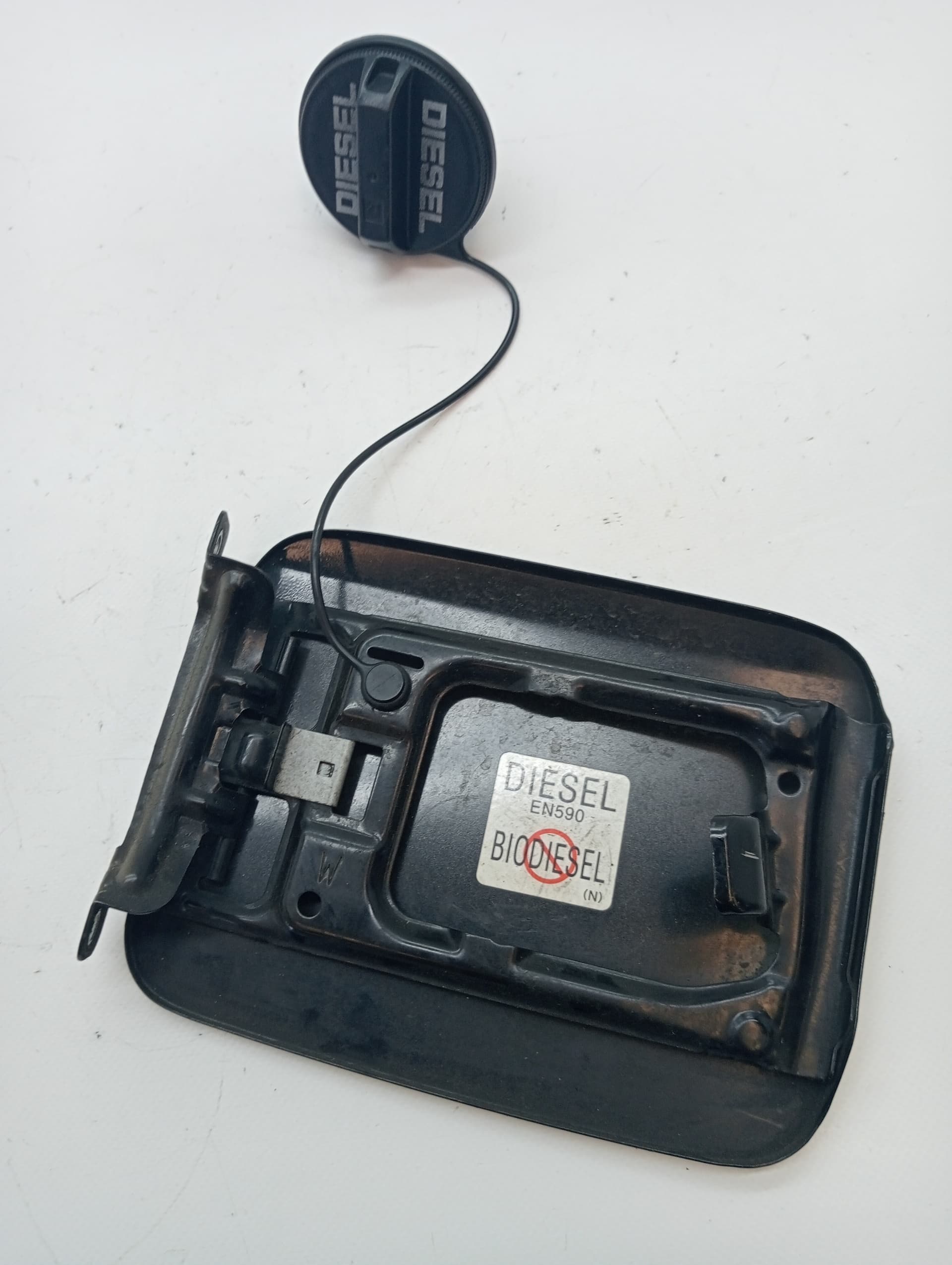 Tapa exterior combustible SUBARU LEGACY FAMILIAR/OUTBACK B13 (BP) 2