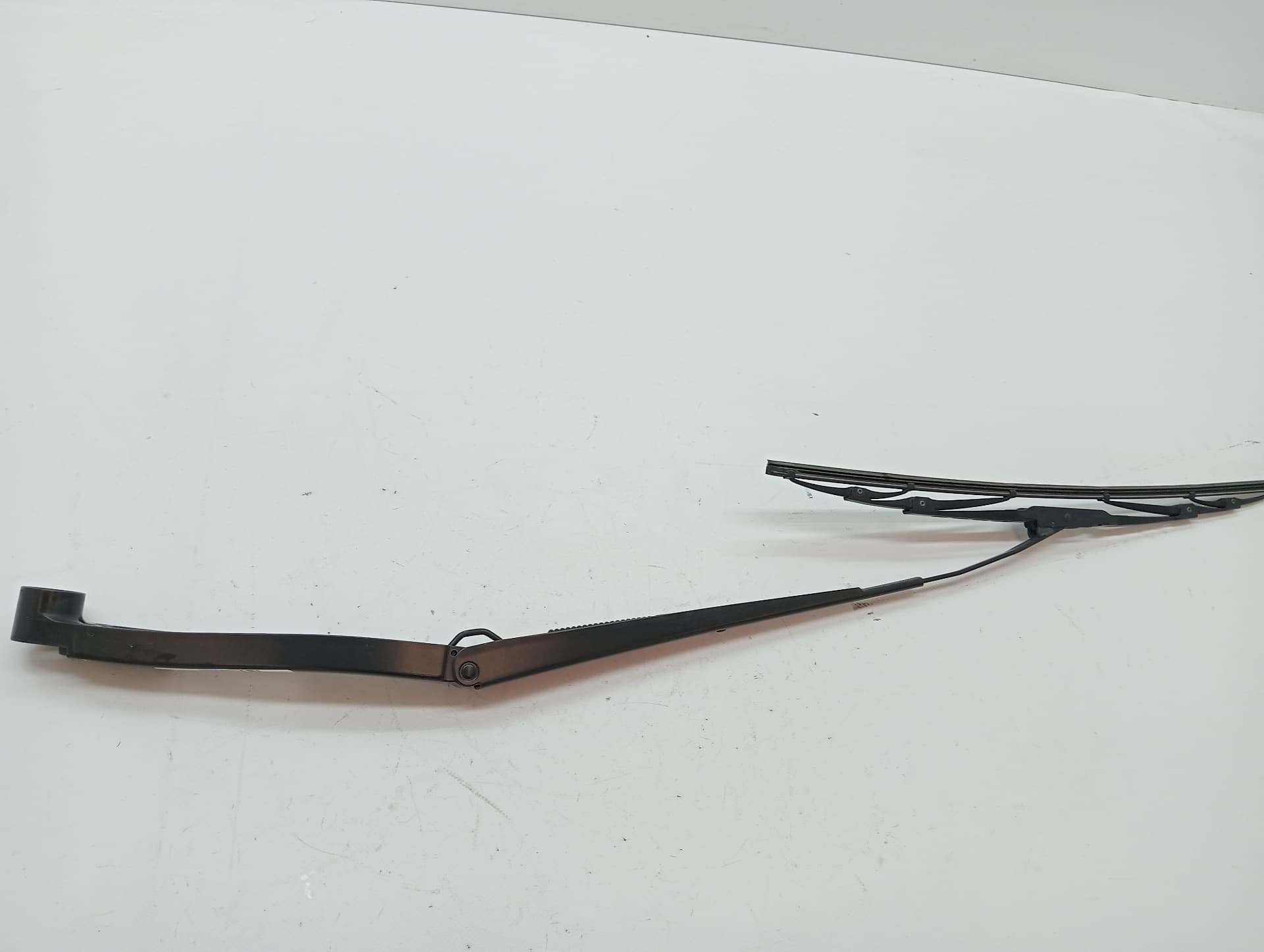 Brazo limpia delantero derecho SUBARU LEGACY FAMILIAR/OUTBACK B13 (BP)