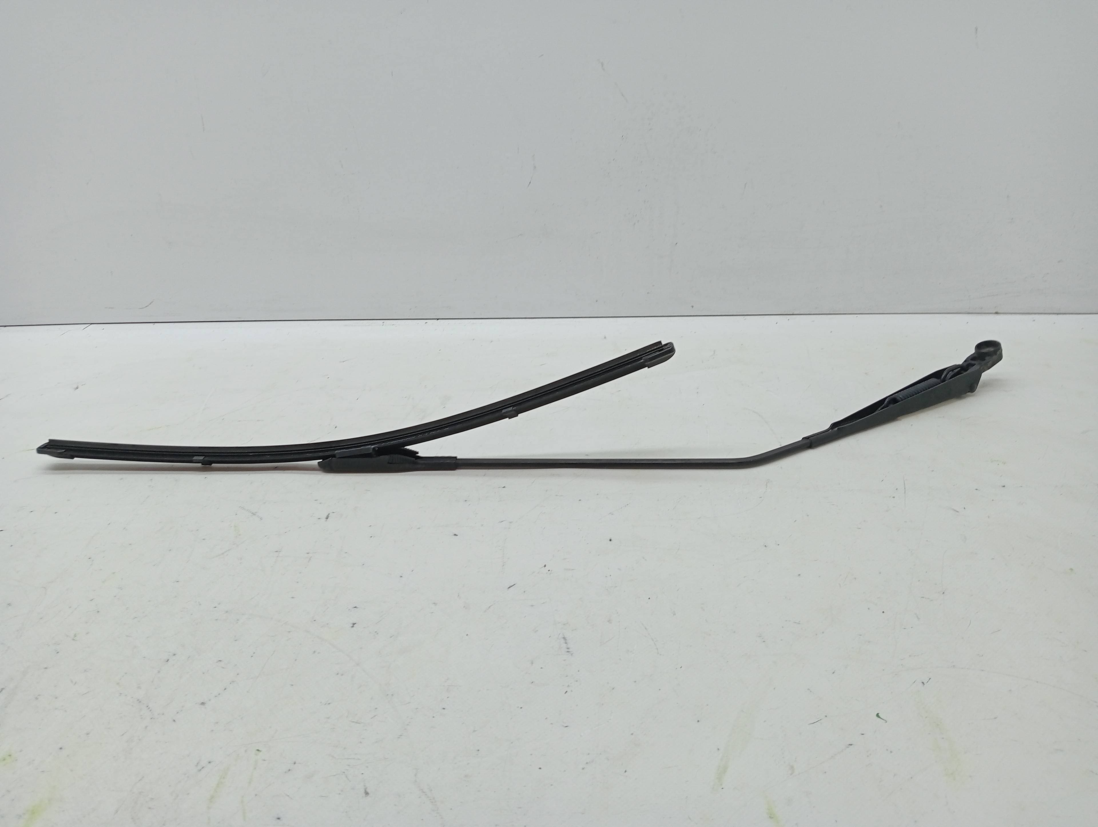 Brazo limpia trasero OPEL INSIGNIA BERLINA 2