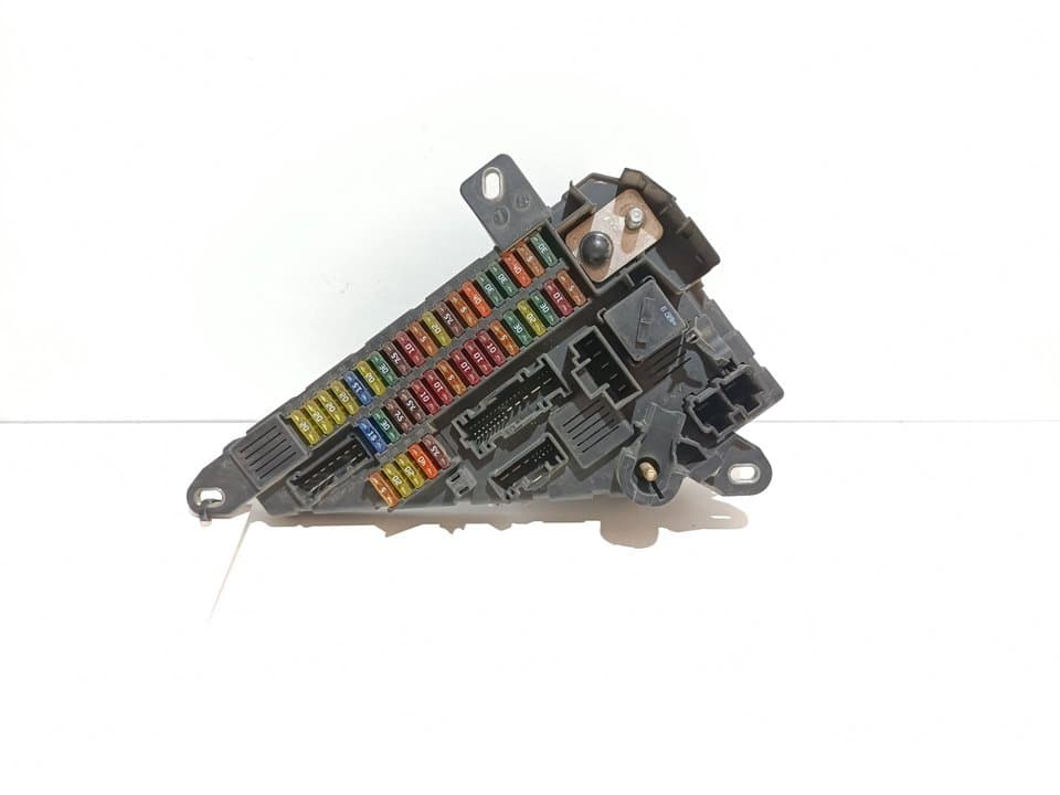 Caja reles / fusibles BMW SERIE 5 BERLINA (E60)