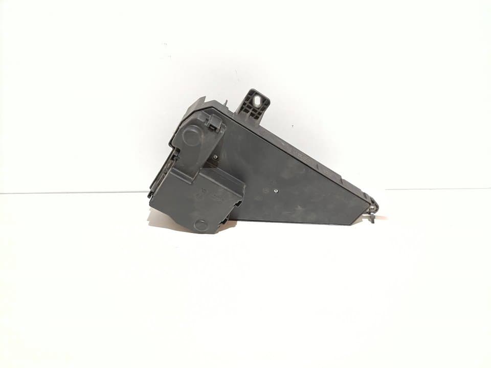 Caja reles / fusibles BMW SERIE 5 BERLINA (E60) 4