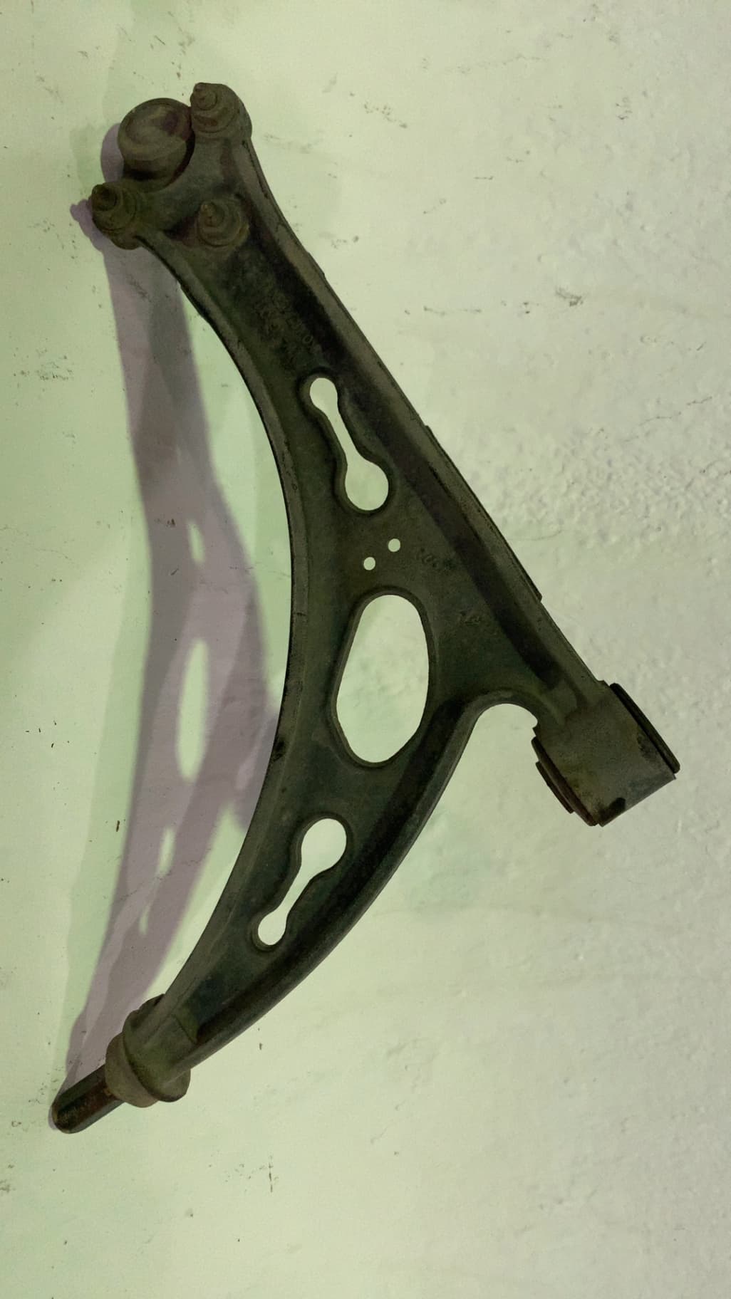 Brazo suspension inferior delantero derecho SKODA OCTAVIA BERLINA (1U2)