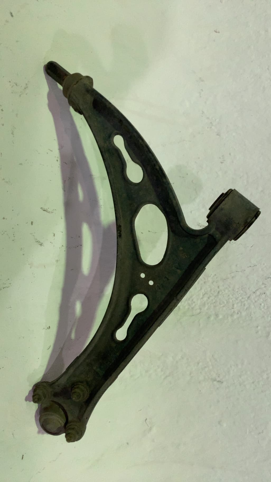 Brazo suspension inferior delantero izquierdo SKODA OCTAVIA BERLINA (1U2)