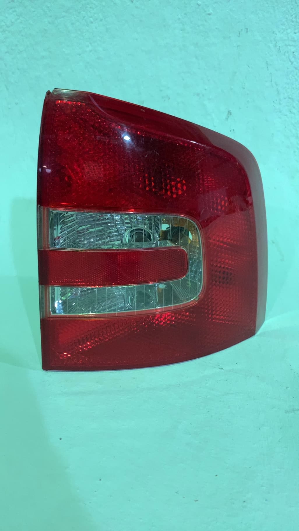 Piloto trasero derecho SKODA OCTAVIA BERLINA (1U2)