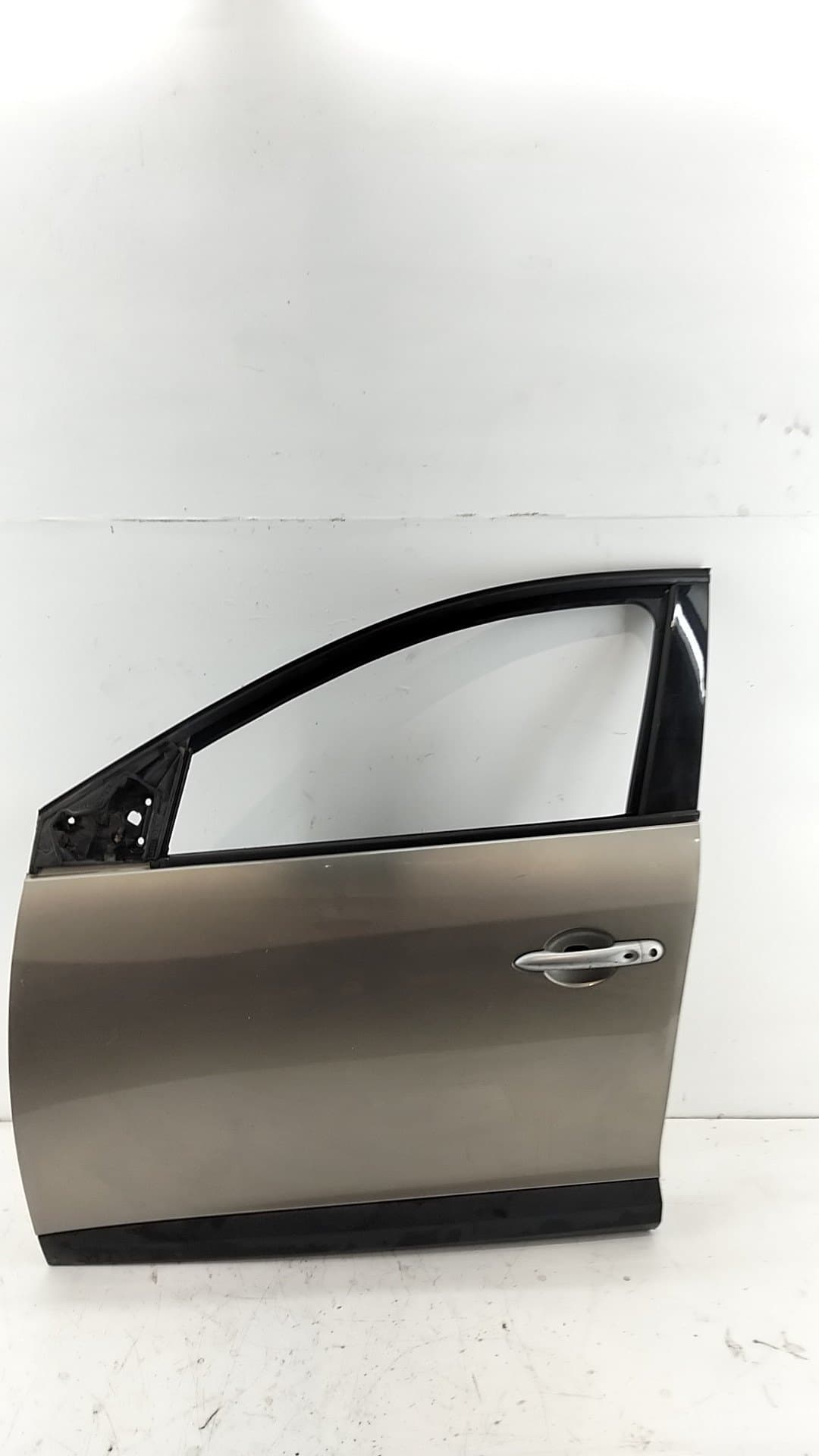 Puerta delantera izquierda RENAULT MEGANE III BERLINA 5 P