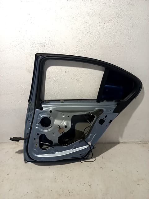 Puerta trasera derecha BMW SERIE 3 LIM