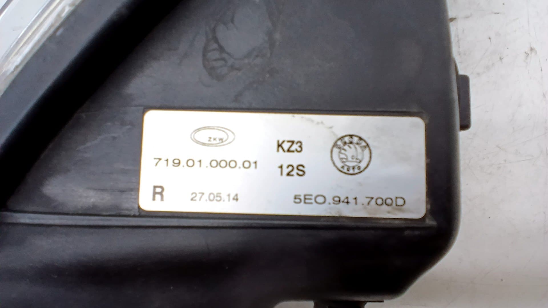Faro antiniebla derecho SKODA OCTAVIA BERLINA (1Z3) 2