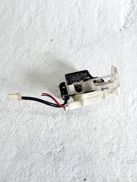 Cerradura maletero / porton MAZDA 6 SEDAN (GG) 2