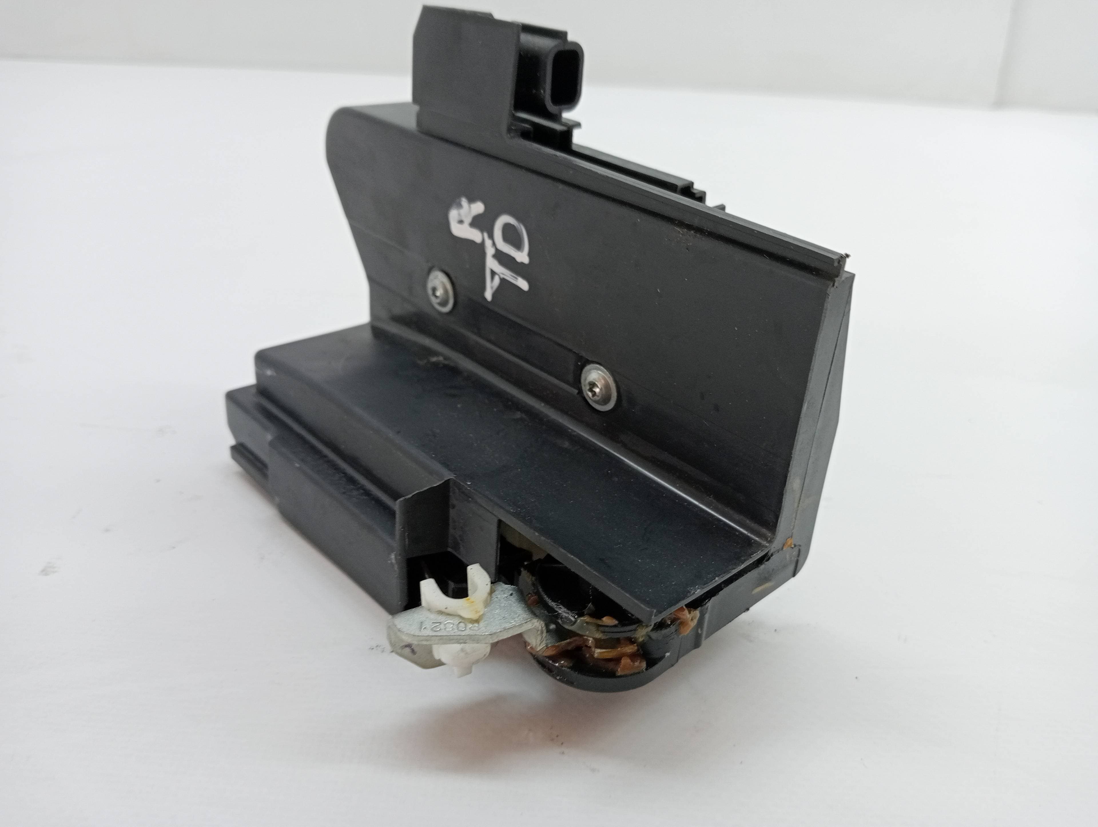 Cerradura puerta trasera derecha DACIA SANDERO 2