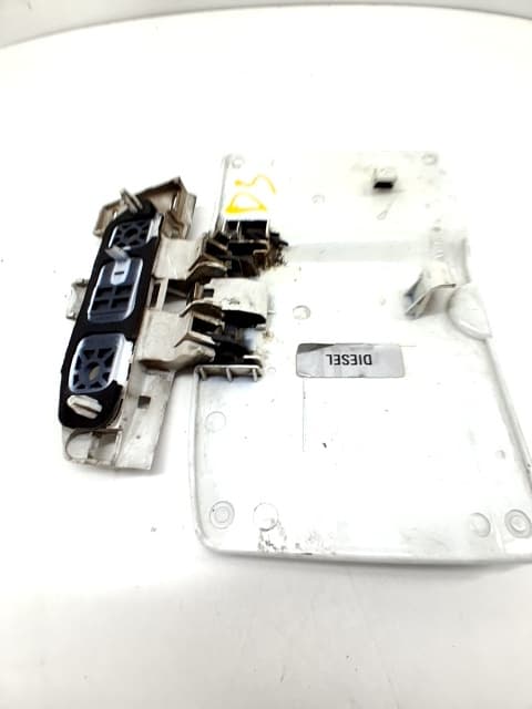 Tapa exterior combustible RENAULT TRAFIC COMBI (AB 4.01) 2