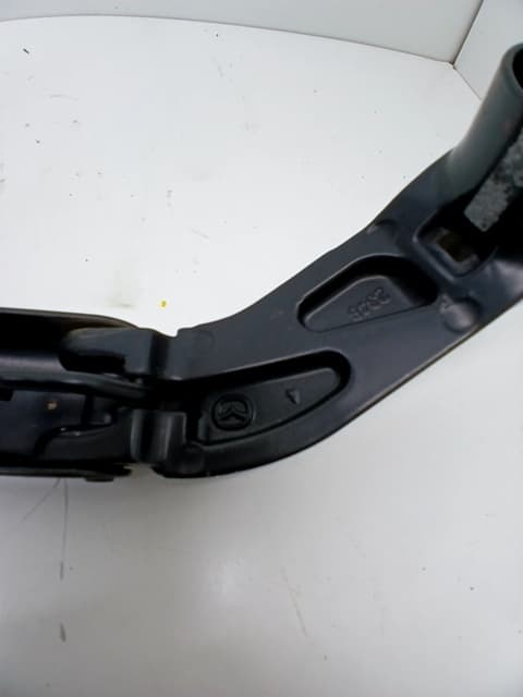 Brazo limpia delantero derecho MAZDA 6 2