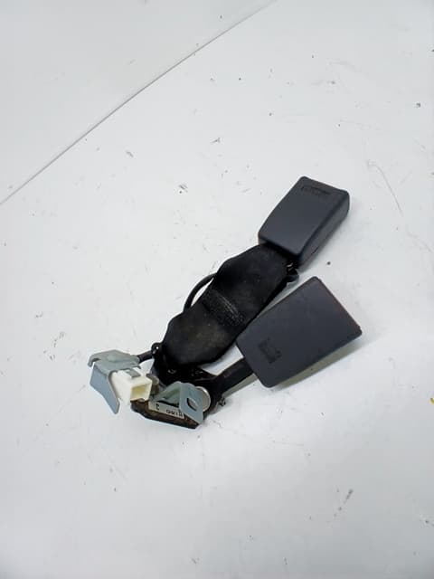 Enganche cinturon trasero central MAZDA 6 2