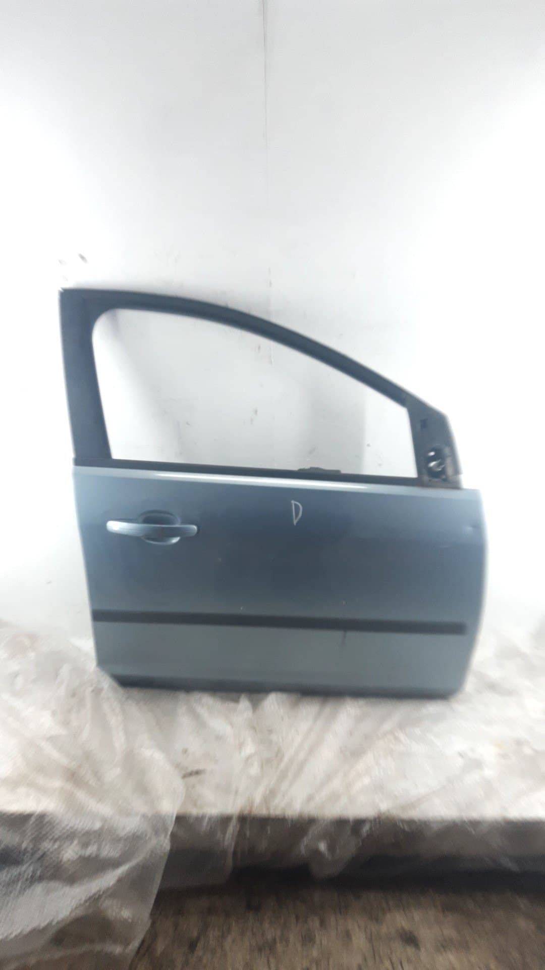 Puerta delantera derecha FORD FOCUS BERLINA (CAP)