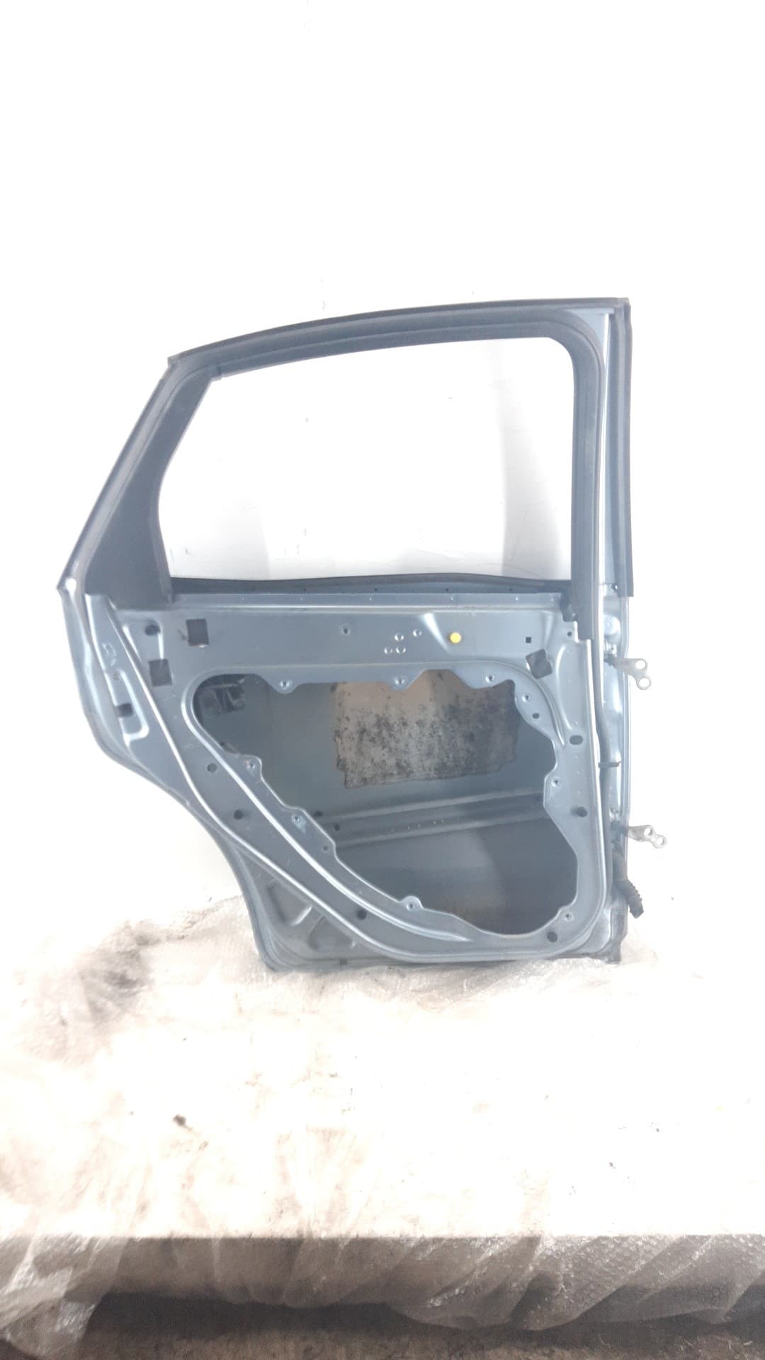 Puerta trasera izquierda FORD FOCUS BERLINA (CAP) 2