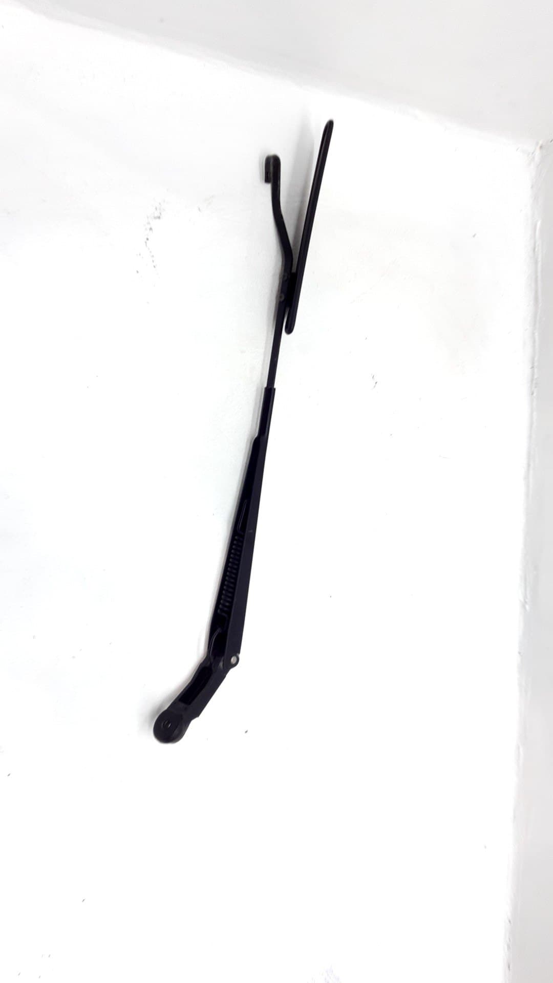 Brazo limpia delantero izquierdo TATA INDICA 3