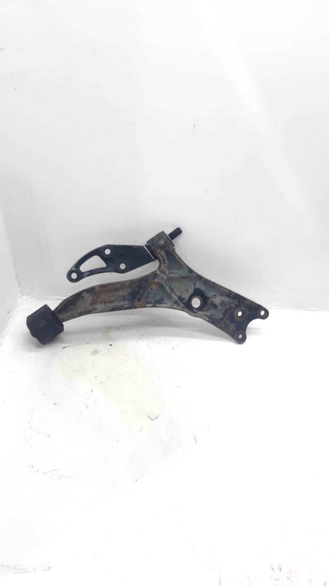 Brazo suspension inferior delantero izquierdo TATA INDICA 4