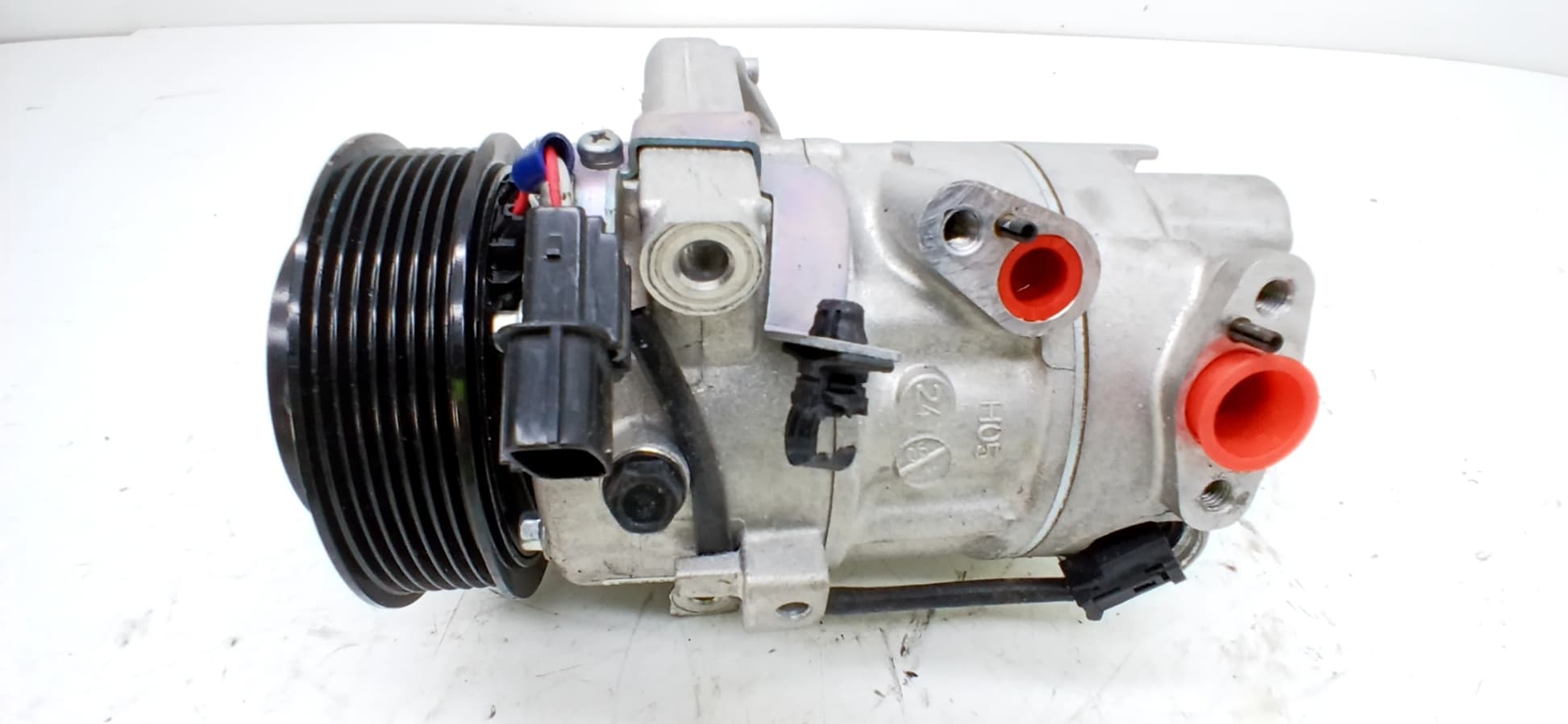 Recambio HYUNDAI BAYON ref. 97701Q0450 3