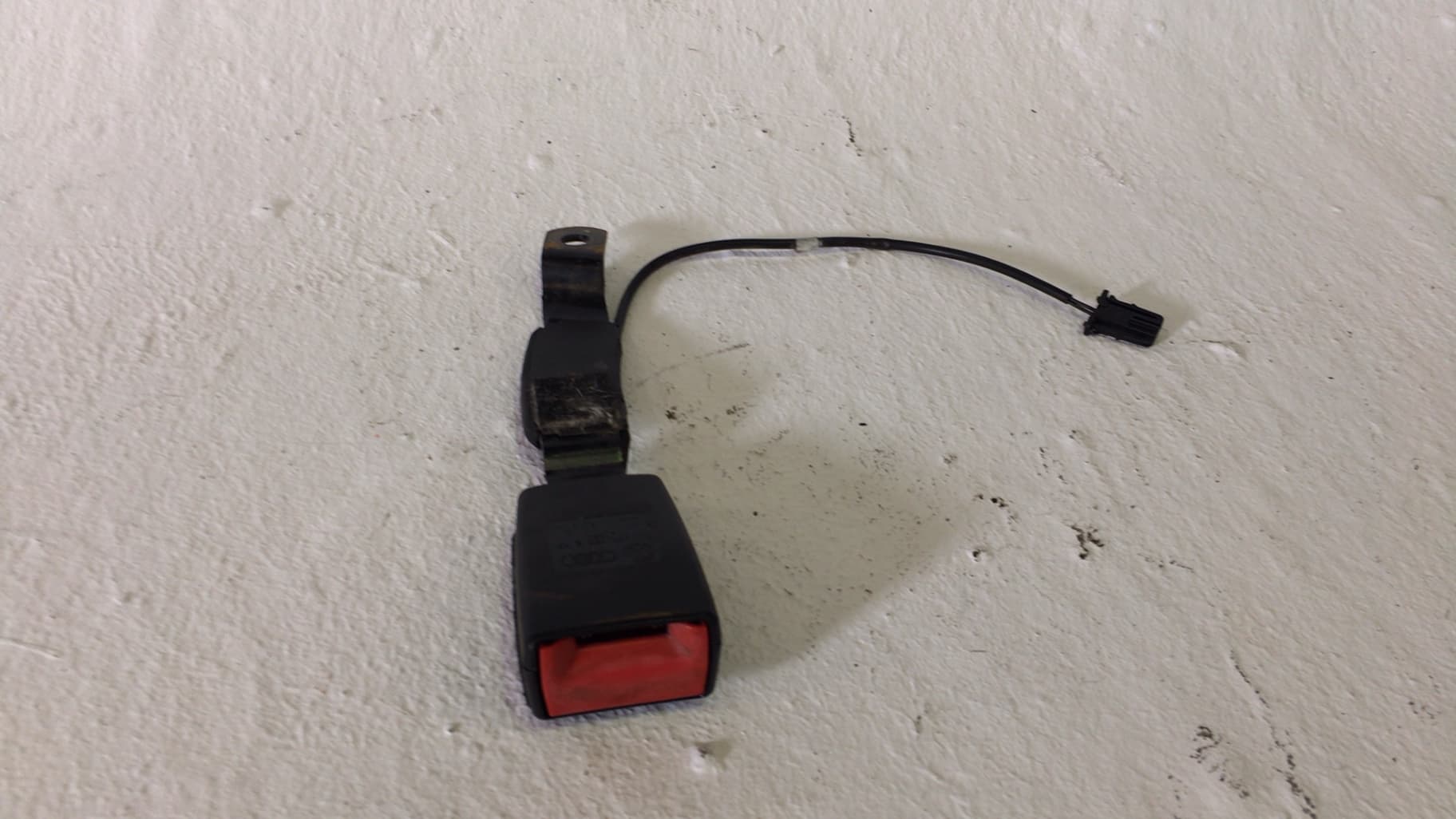 Enganche cinturon delantero izquierdo AUDI A1 SPORTBACK (8XF)