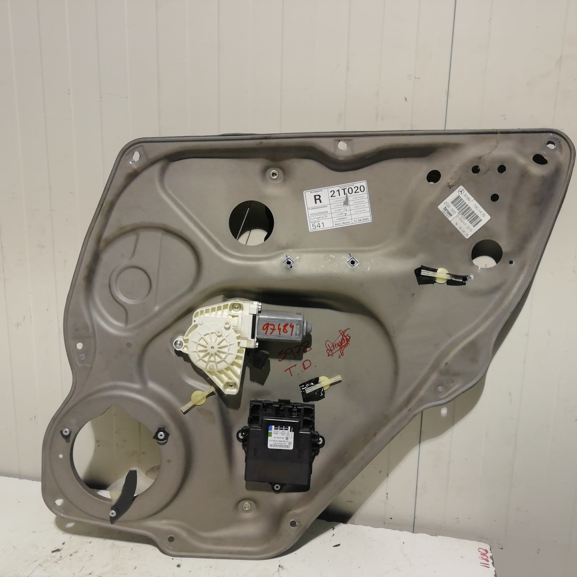 Motor elevalunas delantero derecho MERCEDES-BENZ CLASE A (W169)