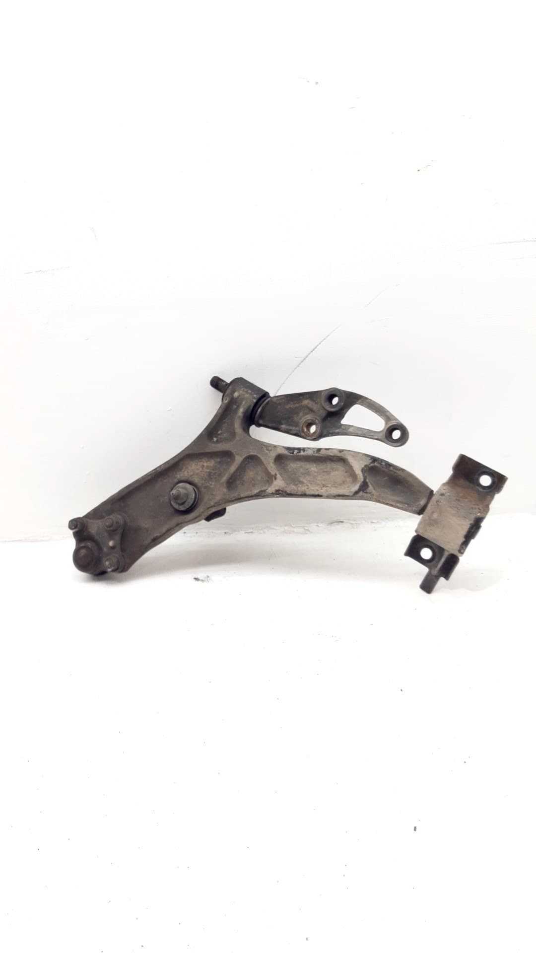 Brazo suspension inferior delantero derecho TATA INDICA