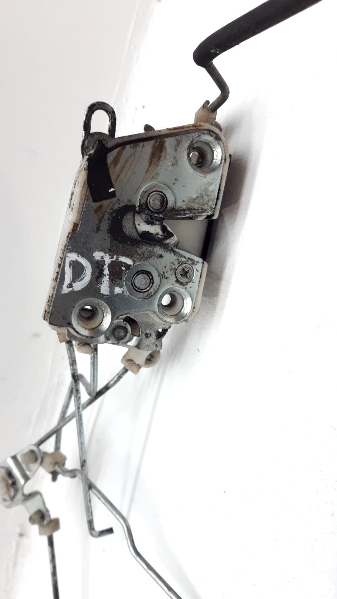 Cerradura puerta delantera derecha TATA INDICA