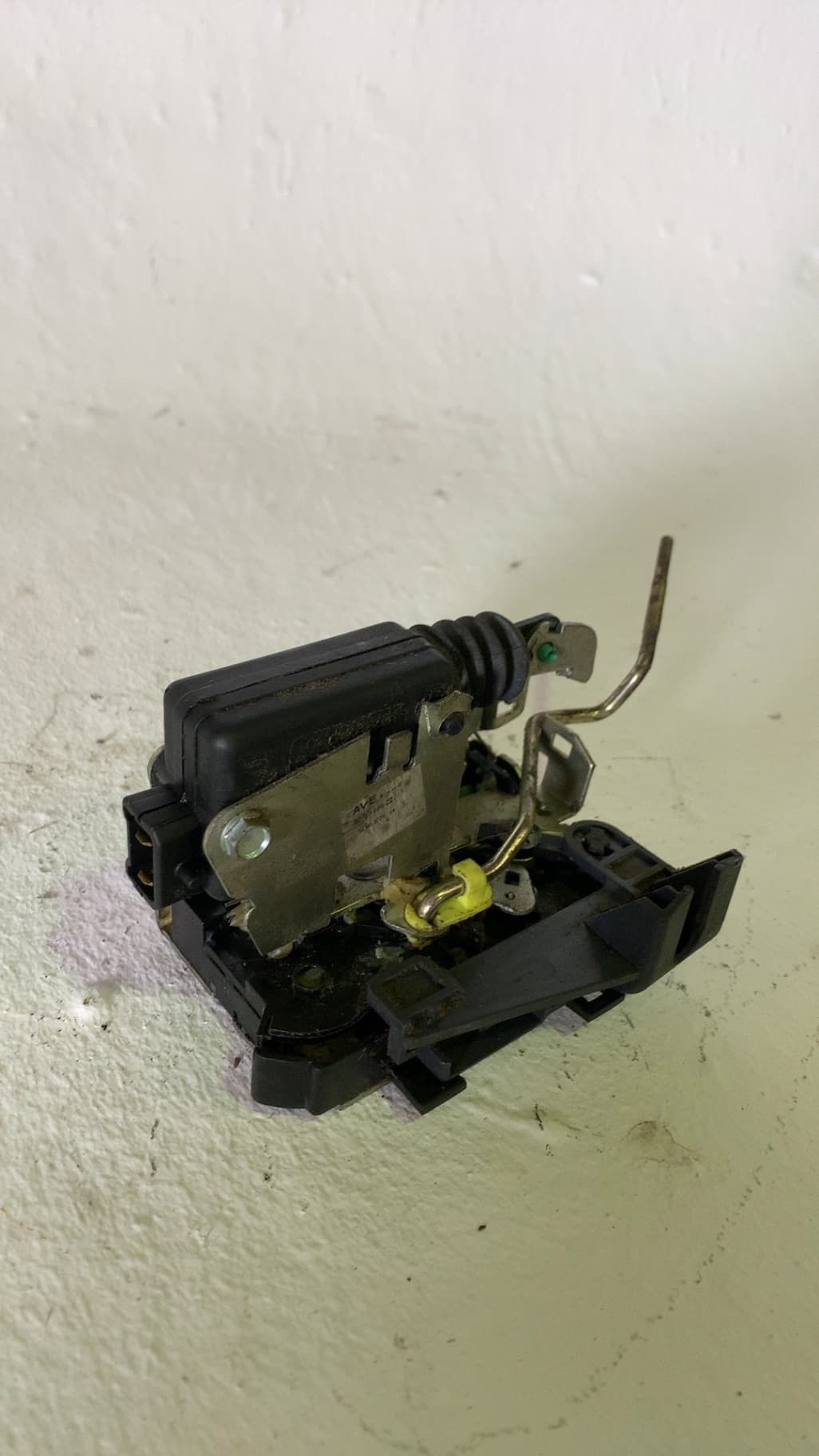 Cerradura puerta delantera izquierda DACIA SANDERO