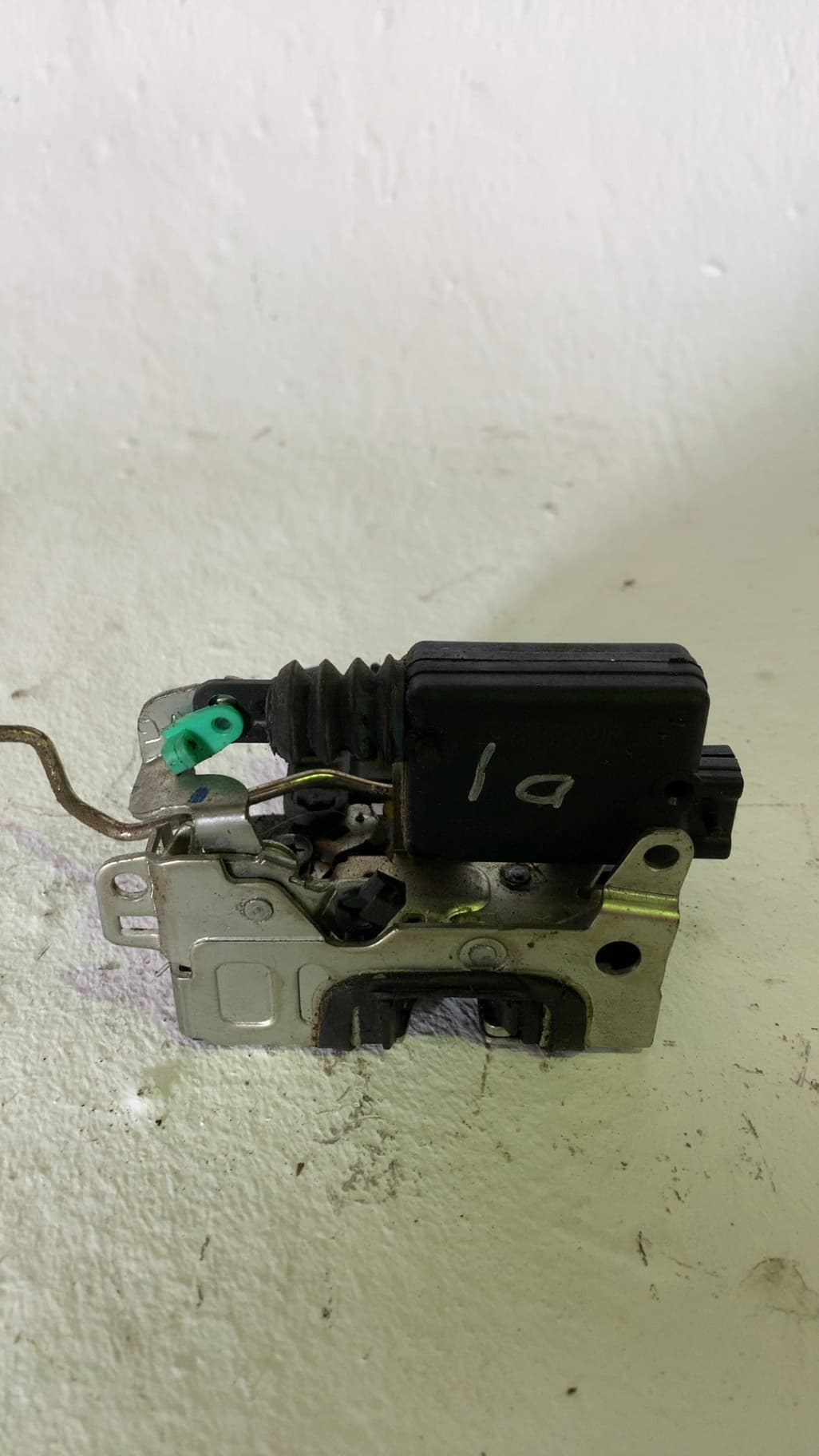 Cerradura puerta delantera izquierda DACIA SANDERO 2