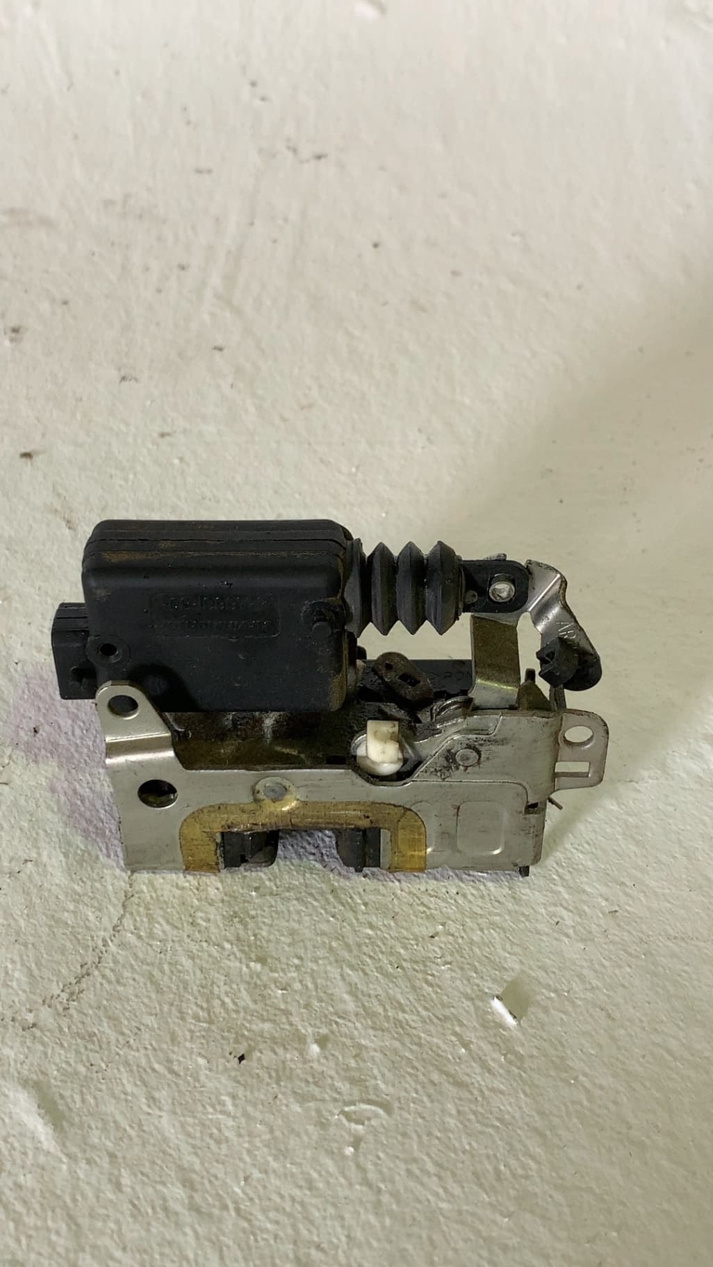Cerradura puerta trasera derecha DACIA SANDERO 2