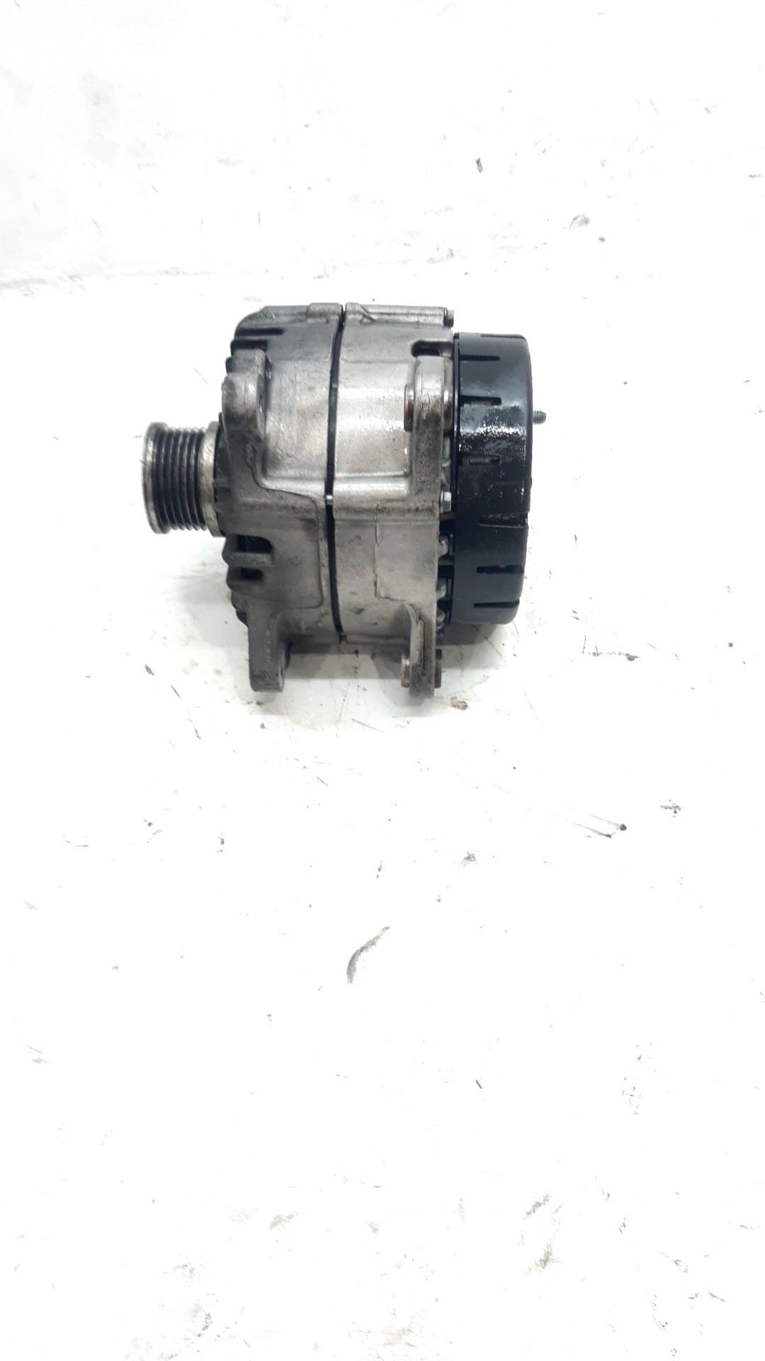 Alternador AUDI A4 AVANT (8W5) 4