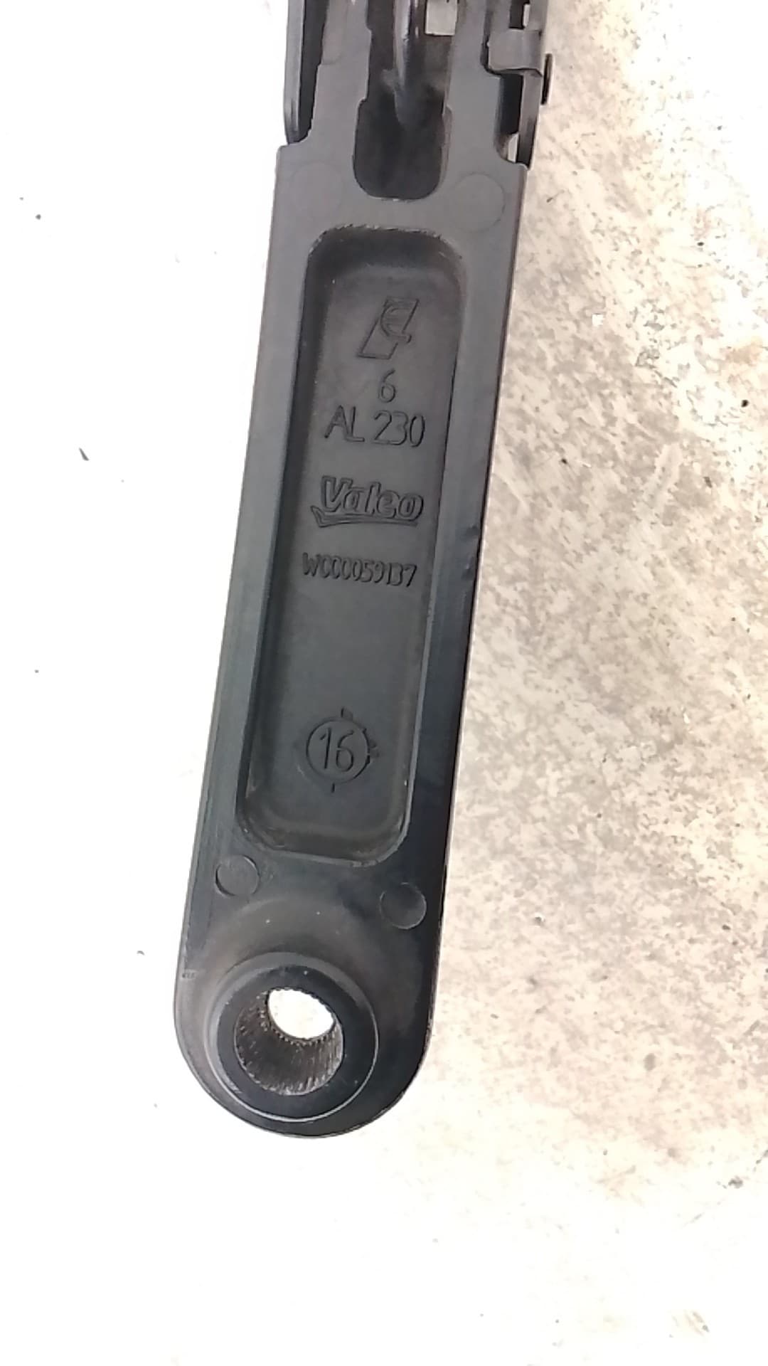 Brazo limpia delantero derecho AUDI A4 AVANT (8W5) 3
