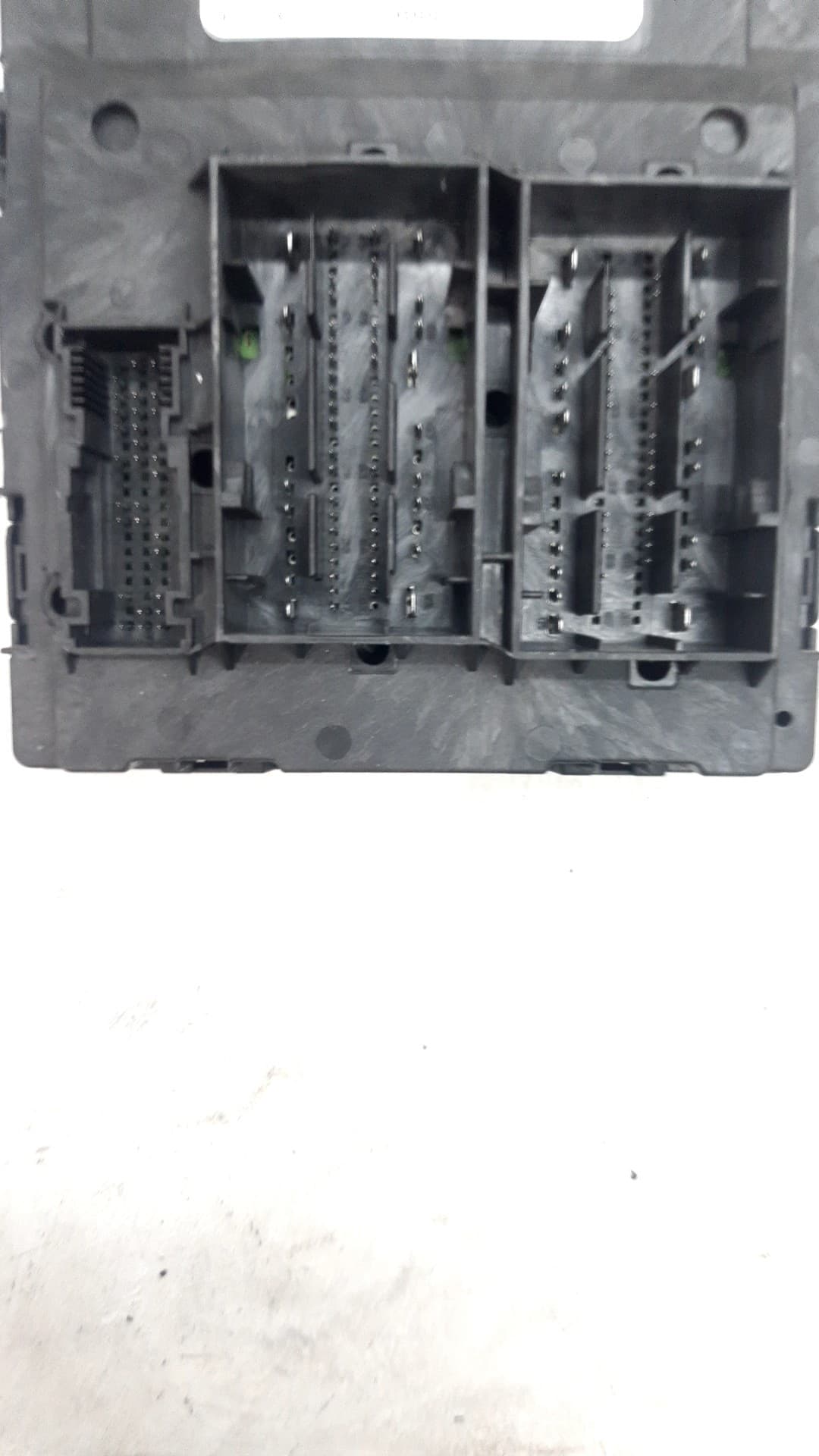 Recambio AUDI A4 AVANT (8W5) ref. 8W0907063BH 4