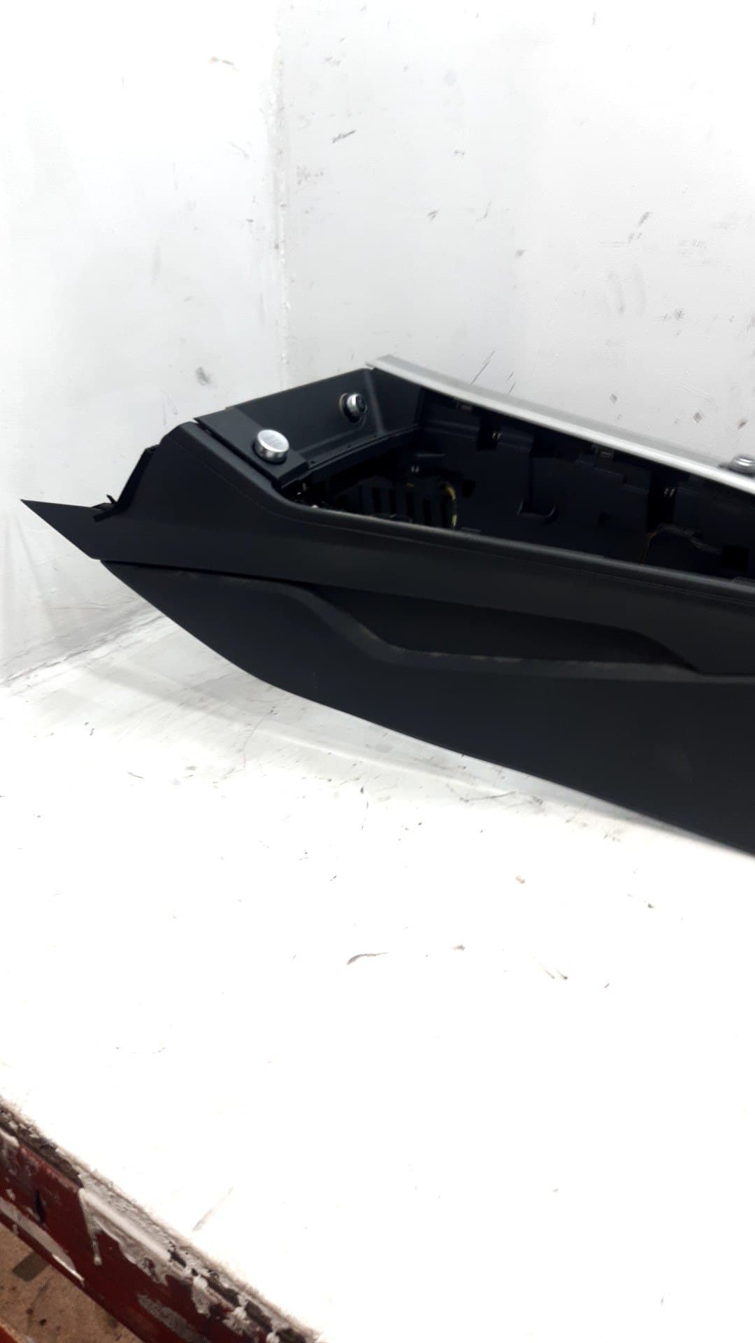 Consola central AUDI A4 AVANT (8W5) 4