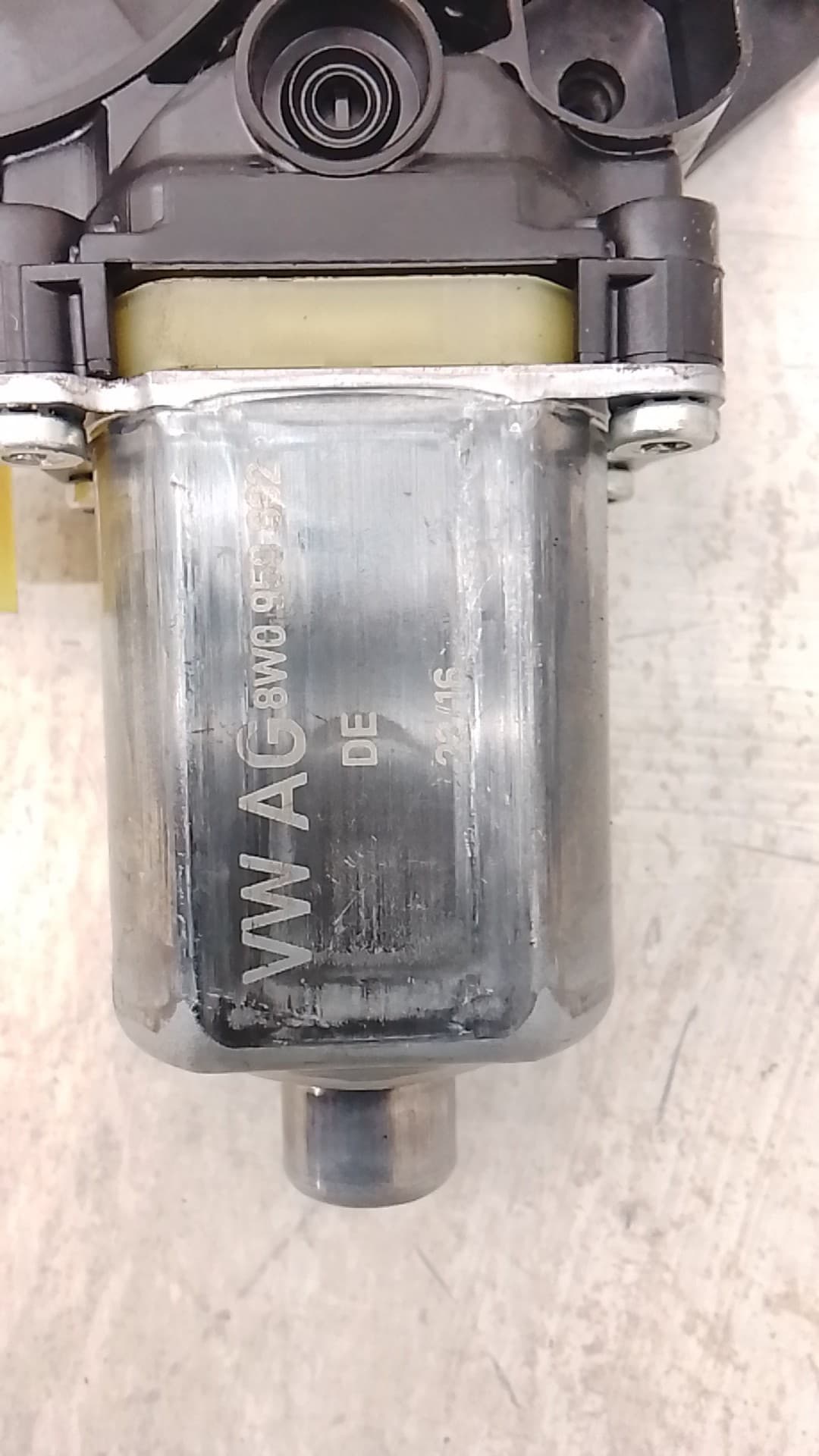 Elevalunas delantero derecho AUDI A4 AVANT (8W5) 4