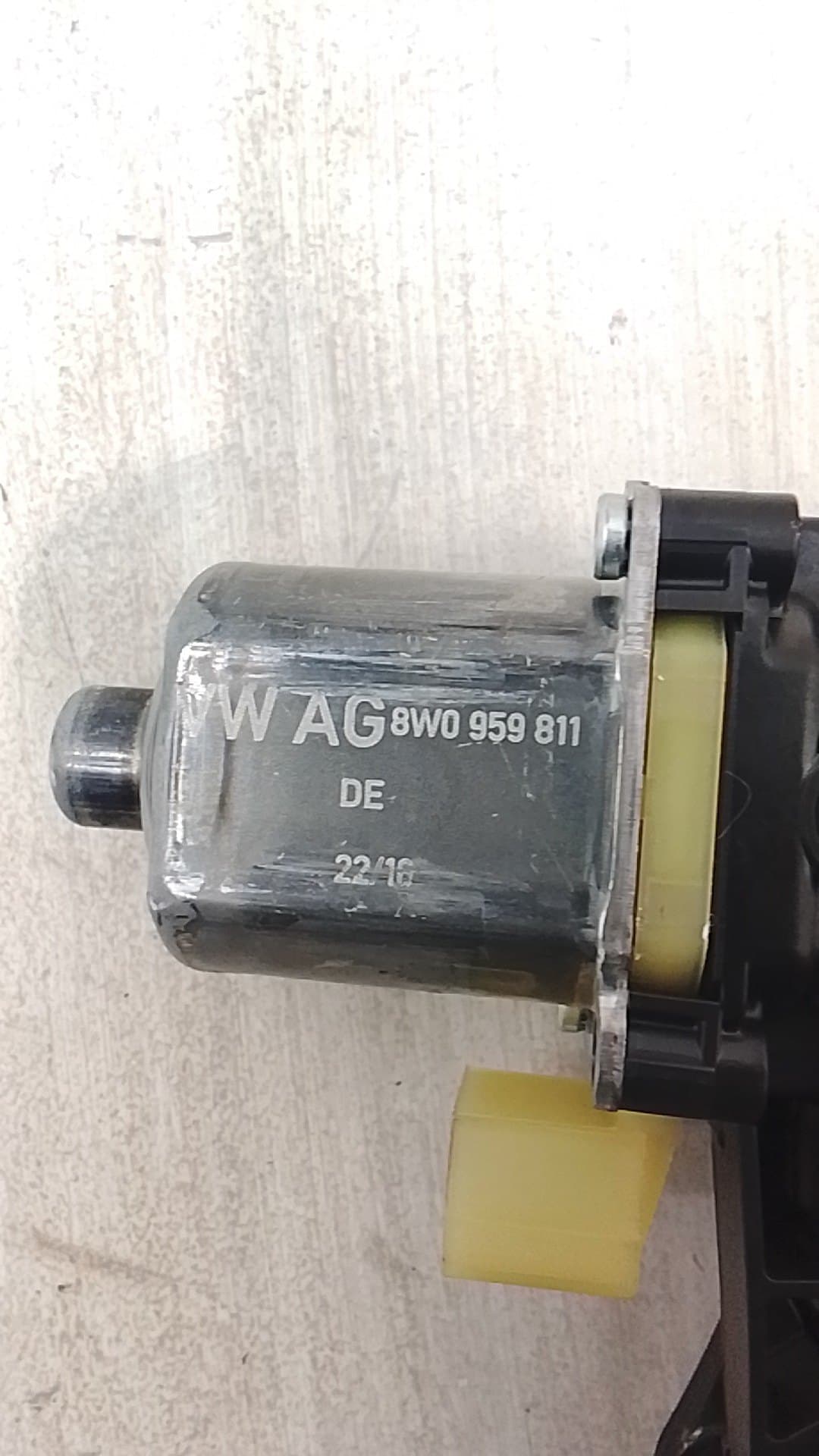 Elevalunas trasero izquierdo AUDI A4 AVANT (8W5) 3