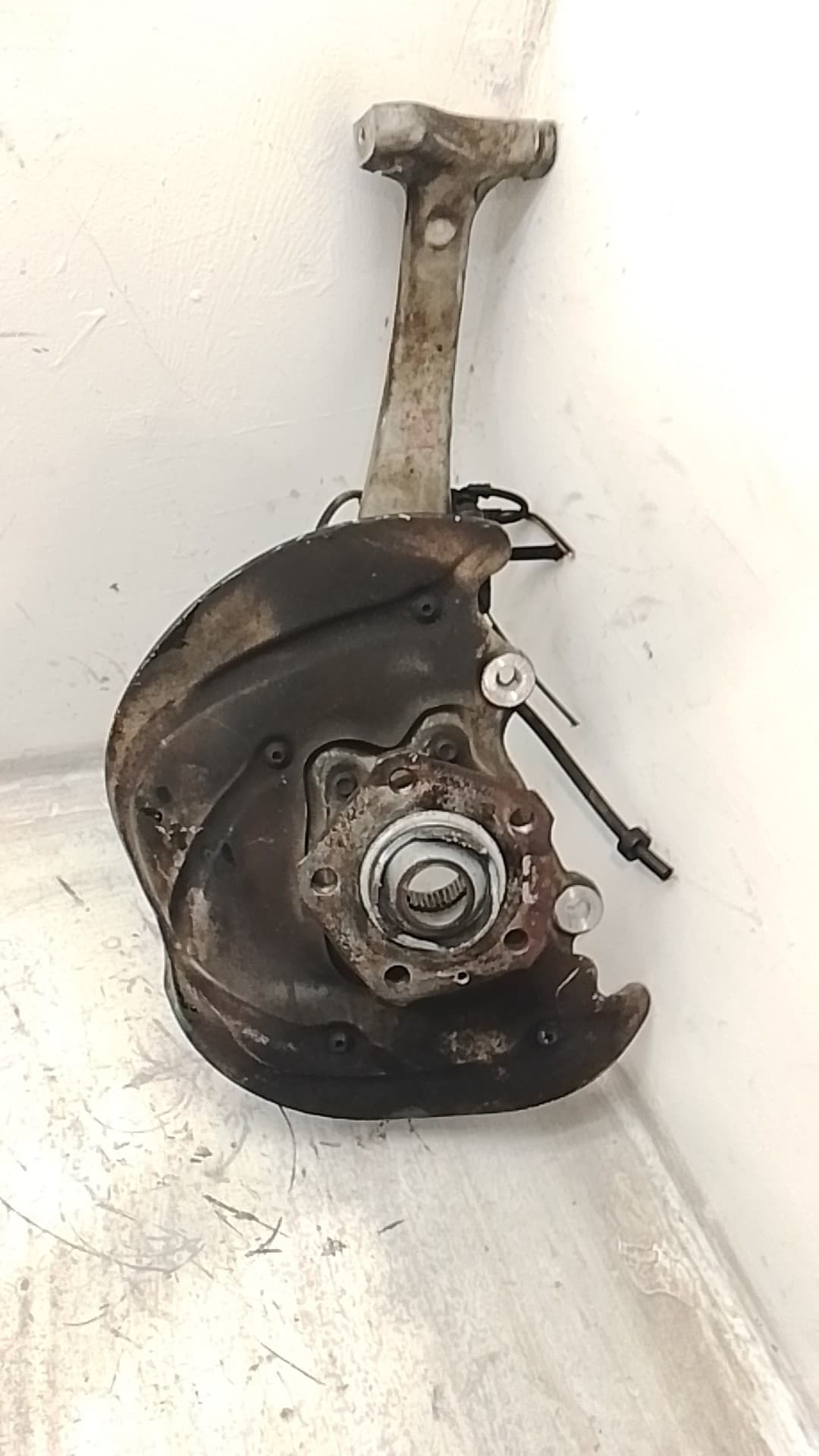 Mangueta delantera izquierda AUDI A4 AVANT (8W5)