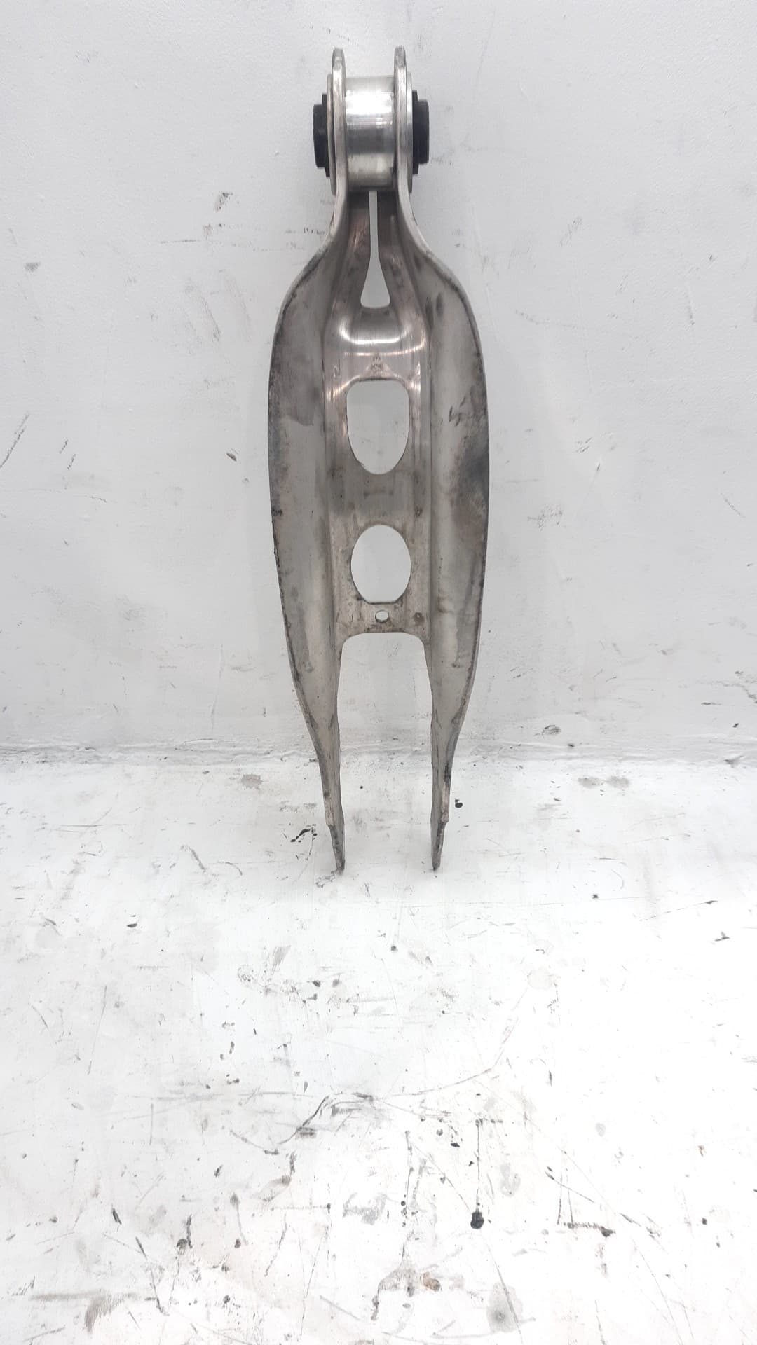 Brazo suspension inferior trasero derecho AUDI A4 AVANT (8W5)