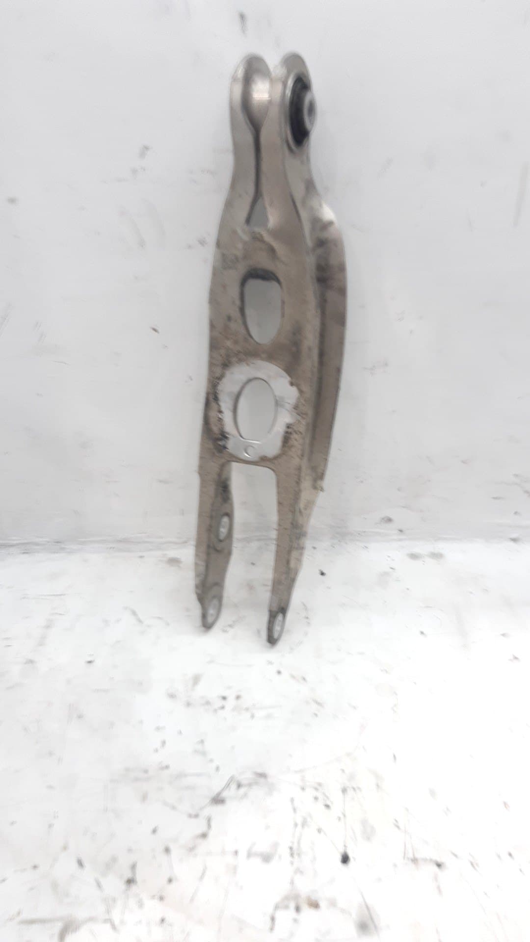 Brazo suspension inferior trasero derecho AUDI A4 AVANT (8W5) 2