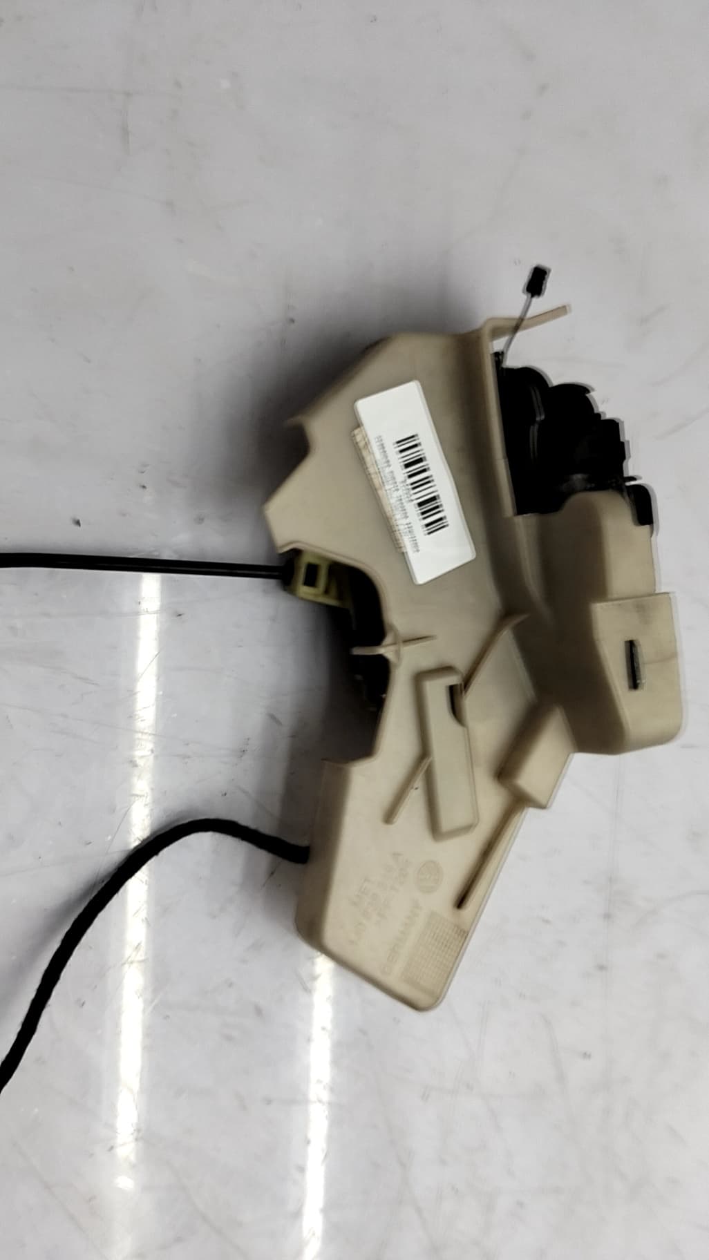 Cerradura puerta trasera izquierda VOLKSWAGEN POLO (9N1)