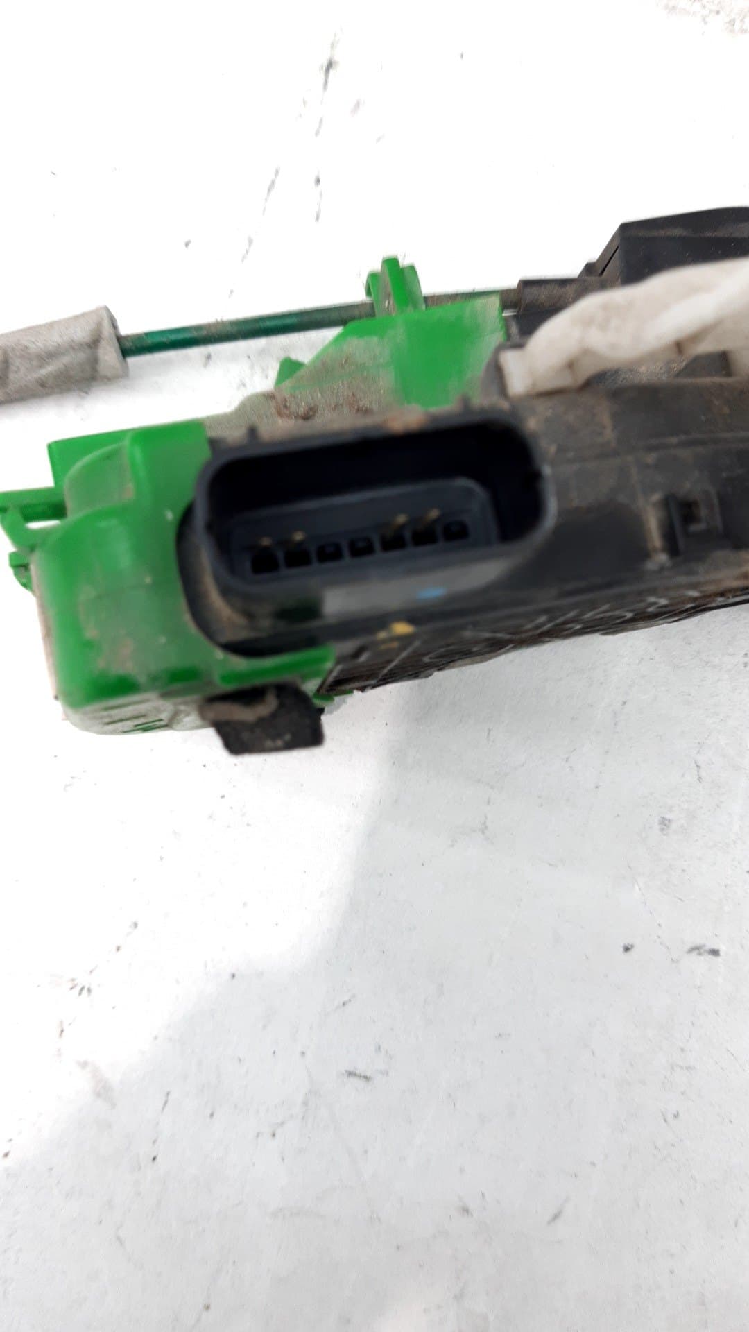 Cerradura puerta delantera izquierda HYUNDAI I40 3