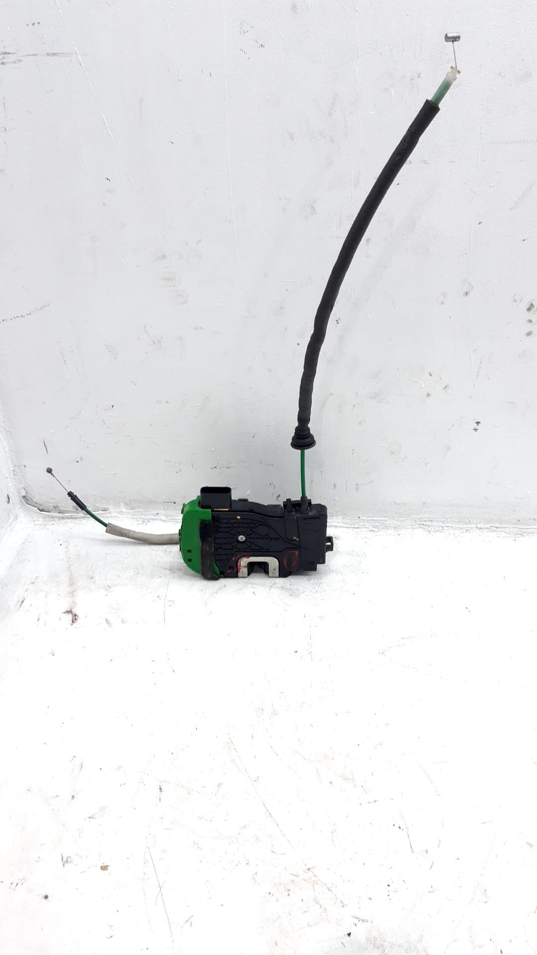 Cerradura puerta lateral izquierda HYUNDAI I40