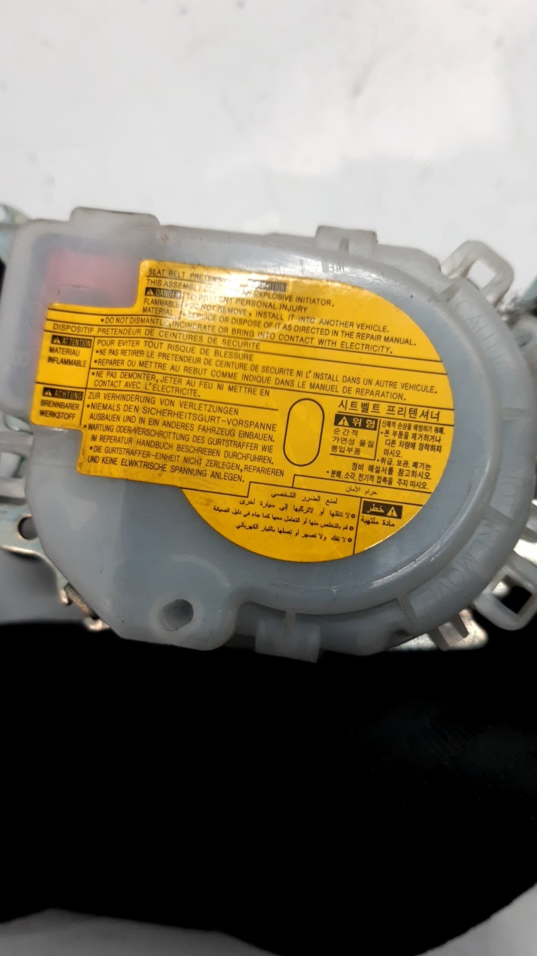 Cinturon seguridad delantero derecho HYUNDAI I40 2