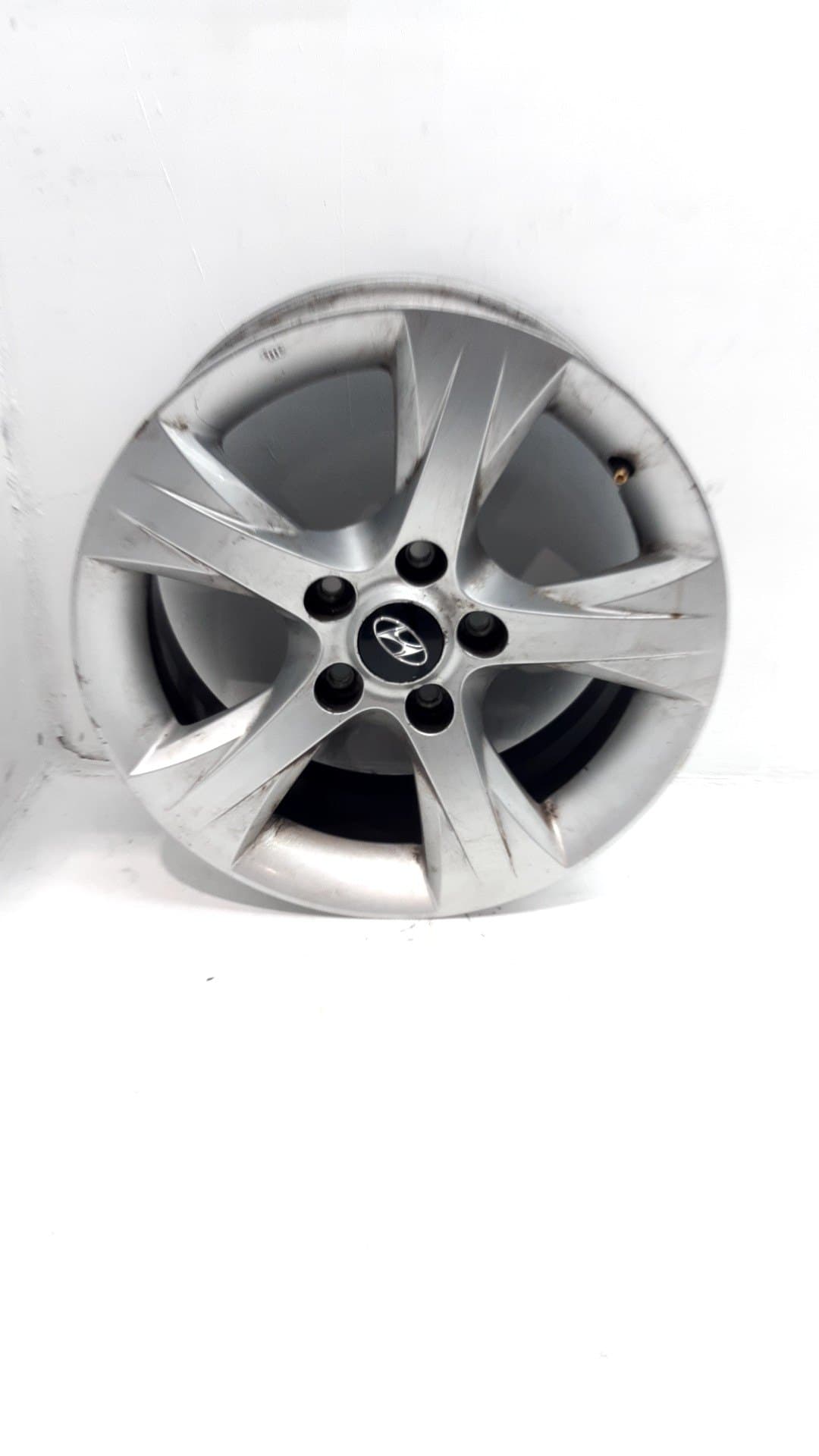 Llanta HYUNDAI I40