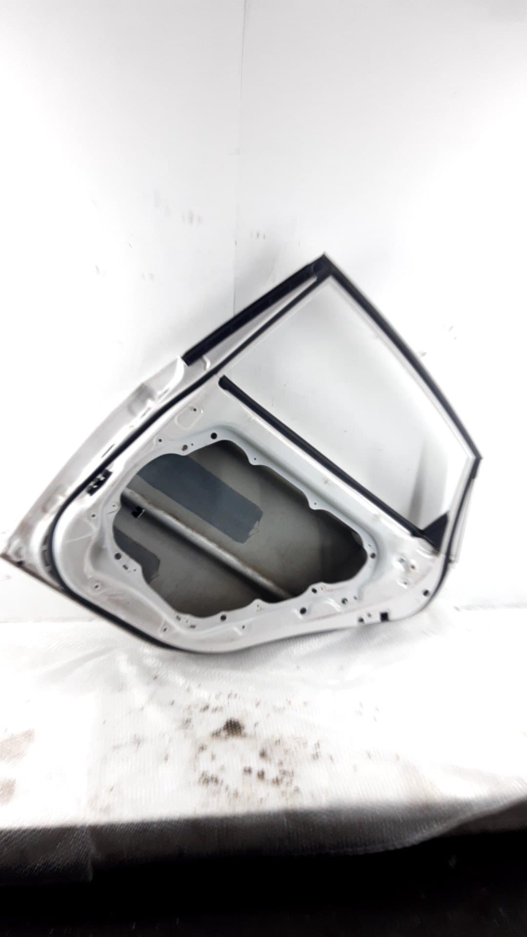 Puerta trasera derecha HYUNDAI I40 2
