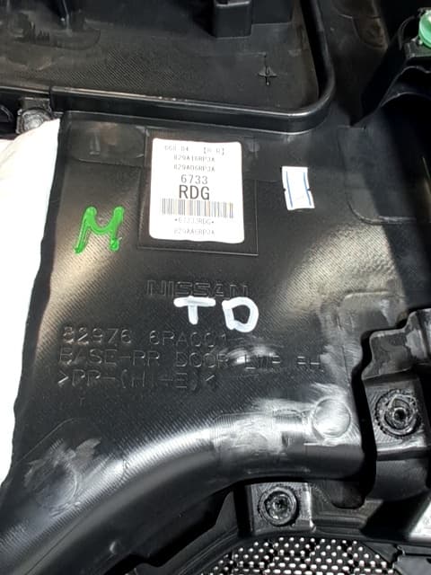 Guarnecido puerta trasera derecha NISSAN X-TRAIL 2