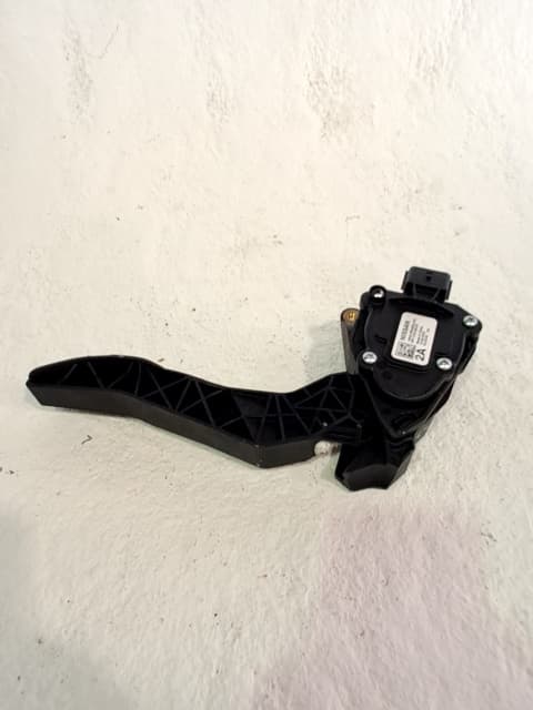 Pedal acelerador NISSAN X-TRAIL 3