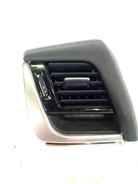 Recambio NISSAN X-TRAIL ref. 682106RB1A 4