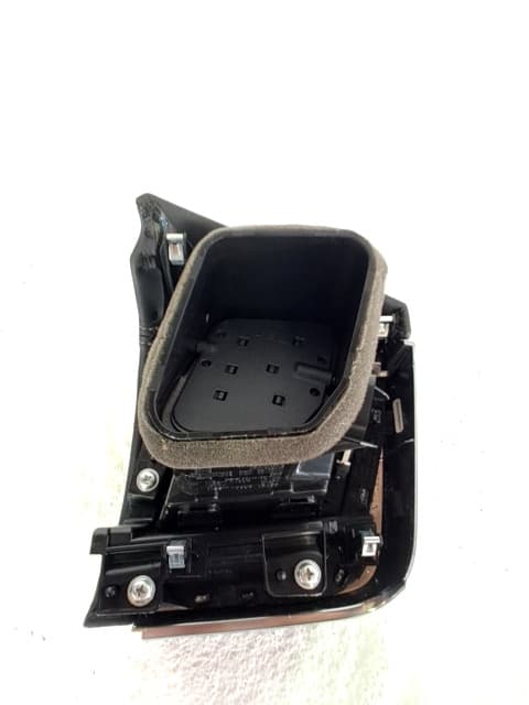 Recambio NISSAN X-TRAIL ref. 682106RB1A 2
