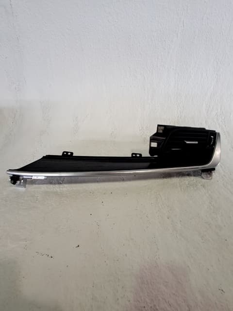 Recambio NISSAN X-TRAIL ref. 684116UN1A