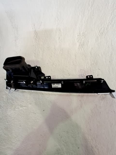 Recambio NISSAN X-TRAIL ref. 684116UN1A 2